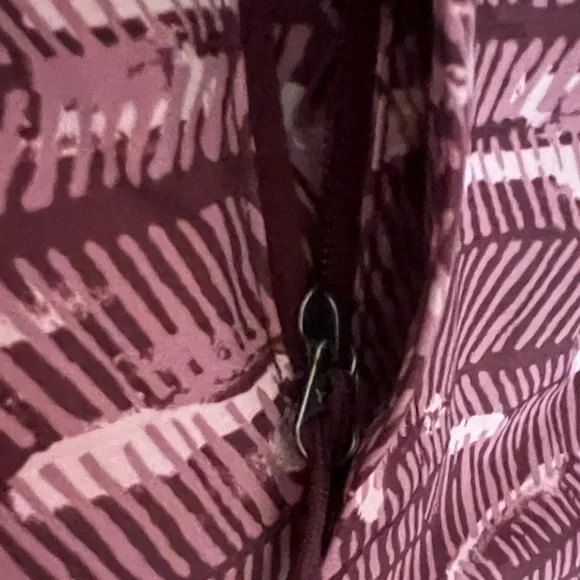 The North Face Women's Burgundy Patterned Raincoat - Picture 5 of 9